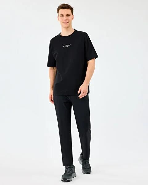 SKECHERS M GRAPHIC TEE REFLECT LOGO OVERSIZE T-SHIRT ERKEK T-SHIRT