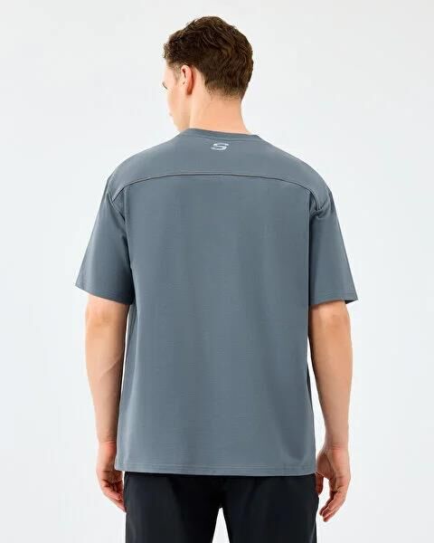 SKECHERS M GRAPHIC TEE REFLECT LOGO OVERSIZE T-SHIRT ERKEK T-SHIRT