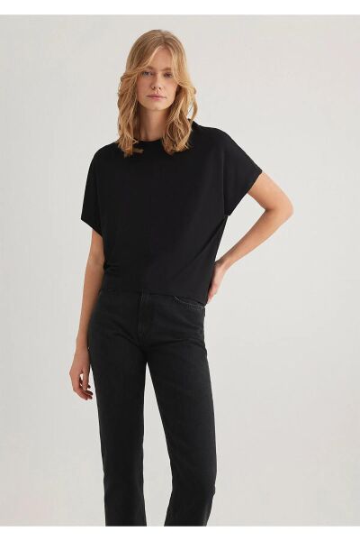 MAVİ KISA KOLLU TİŞÖRT KADIN MODELLİ PENYE