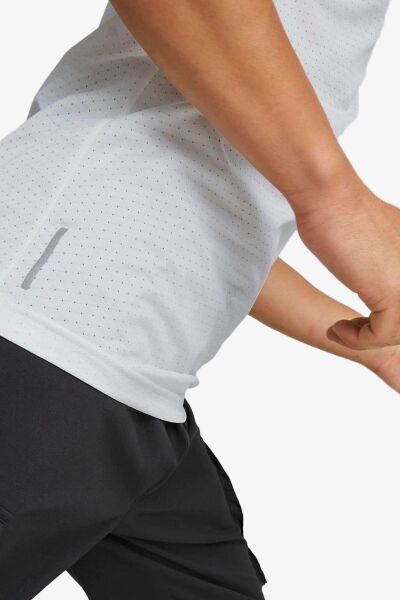 PUMA TRAIN FAV BLASTER TEE ERKEK KISA KOL T-SHIRT