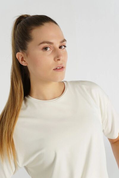 HUMMEL HMLBORNEO T-SHIRT S/S KADIN KISA KOL T-SHIRT