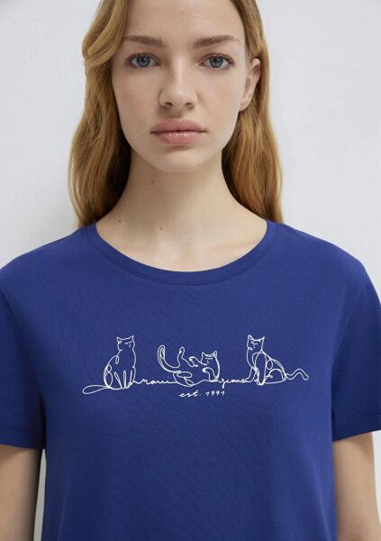 MAVİ KEDİ BASKILI KADIN GRAFİK T-SHIRT