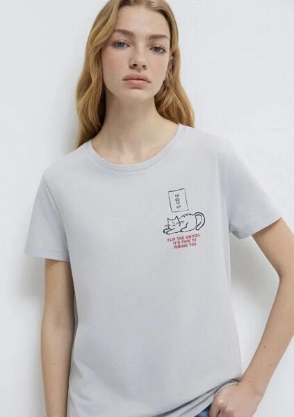 MAVİ KEDİ BASKILI KADIN GRAFİK T-SHIRT