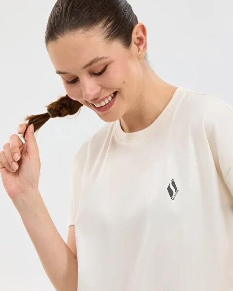 SKECHERS W CREW NECK GRAPHİC TEE T-SHİRT KADIN T-SHIRT