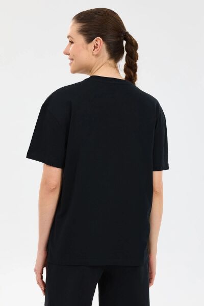 SKECHERS W GRAPHİC T-SHİRT SHORT SLEEVE T-SHİRT KADIN T-SHIRT