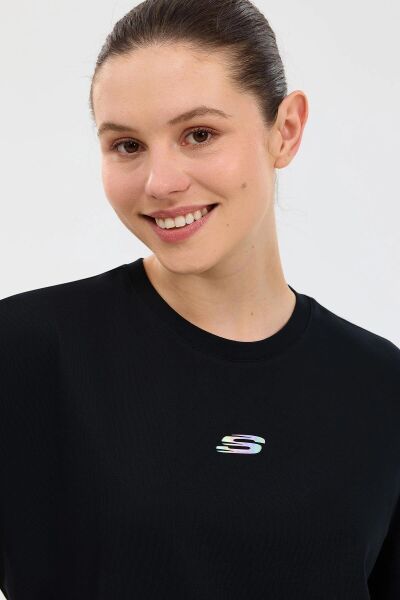 SKECHERS W GRAPHİC T-SHİRT SHORT SLEEVE T-SHİRT KADIN T-SHIRT