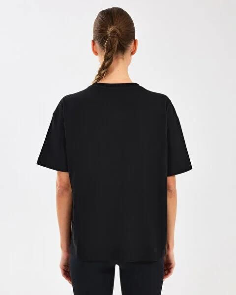 SKECHERS W LOOSE FIT GRAPHIC TEE T-SHIRT KADIN KISA KOL T-SHIRT