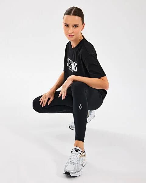 SKECHERS W LOOSE FIT GRAPHIC TEE T-SHIRT KADIN KISA KOL T-SHIRT