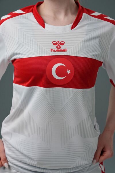 HUMMEL MİLLİ TAKIM KADIN FORMA 25-26