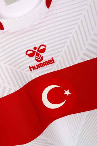 HUMMEL MİLLİ TAKIM KADIN FORMA 25-26