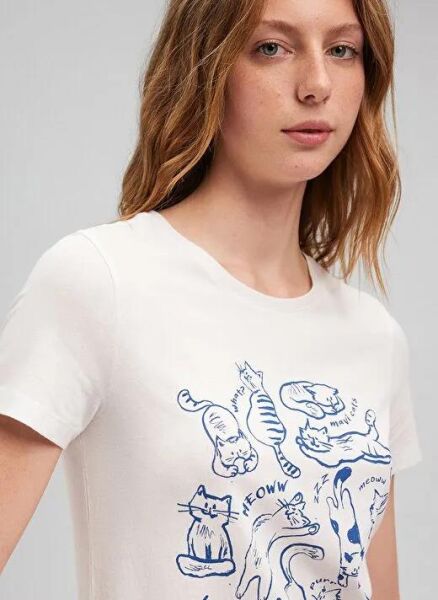 MAVİ KEDİ BASKILI GRAFİK TIŞORT KADIN GRAFİK T-SHIRT