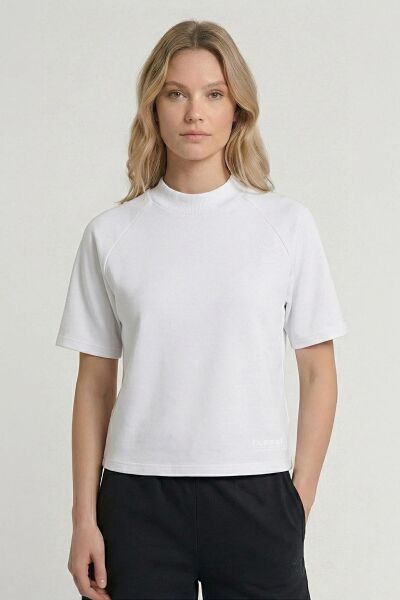 HUMMEL hmlT-TECH W T-SHIRT S/S KADIN T-SHIRT