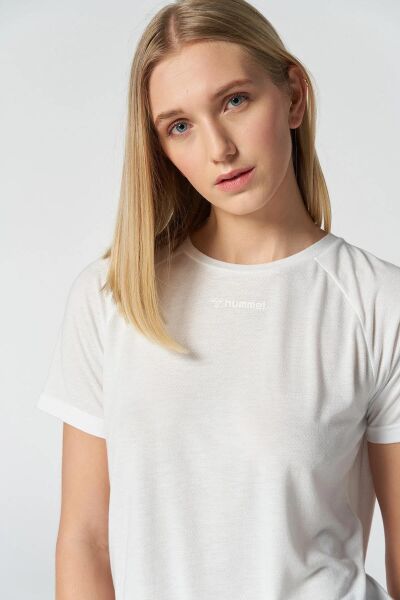 HUMMEL HMLT-MT VANJA T-SHIRT KADIN KISA KOL T-SHIRT