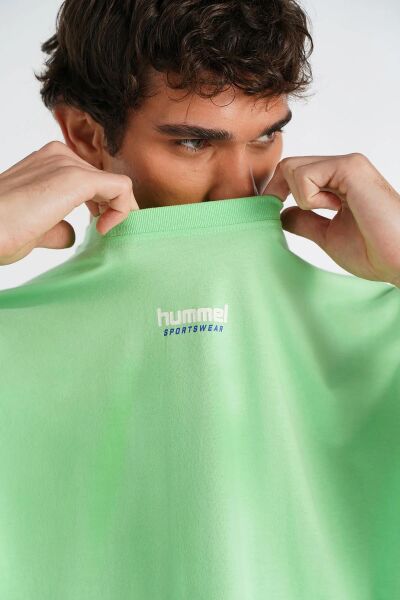 HUMMEL HMLLESSI OVERSIZE T-SHIRT S/S ERKEK KISA KOL T-SHIRT