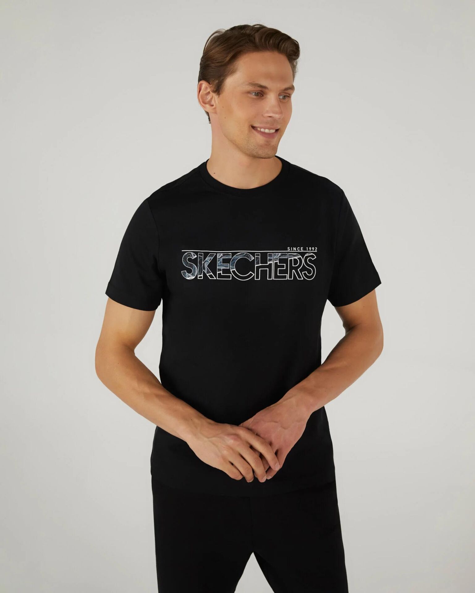SKECHERS M GRAPHIC TEE LIGHT WEIGHT REGULAR T-SHİRT ERKEK T-SHIRT